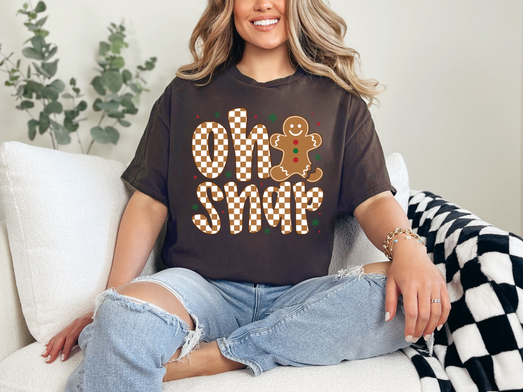 Gingerbread ‘Oh Snap’ Christmas T-Shirt | Cute Holiday Graphic Tee | Retro Checkered Cookie Shirt