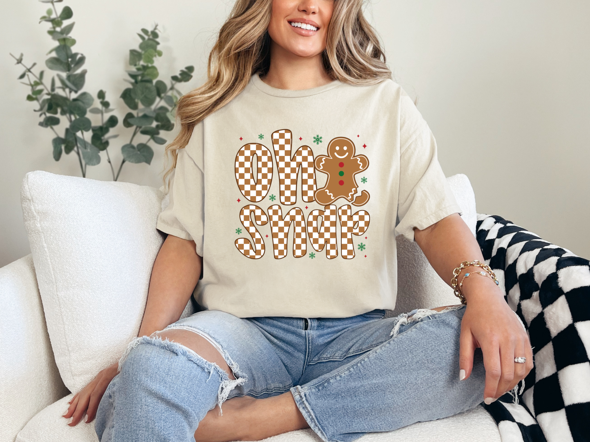 Gingerbread ‘Oh Snap’ Christmas T-Shirt | Cute Holiday Graphic Tee | Retro Checkered Cookie Shirt